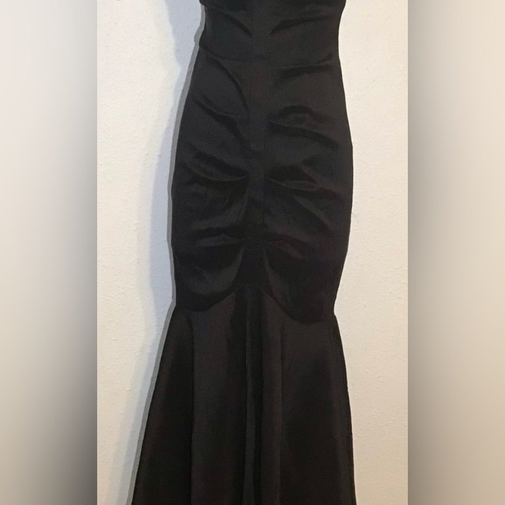 Windsor Fishtail Ruched Black Maxi Dress Gown - Picture 4 of 10